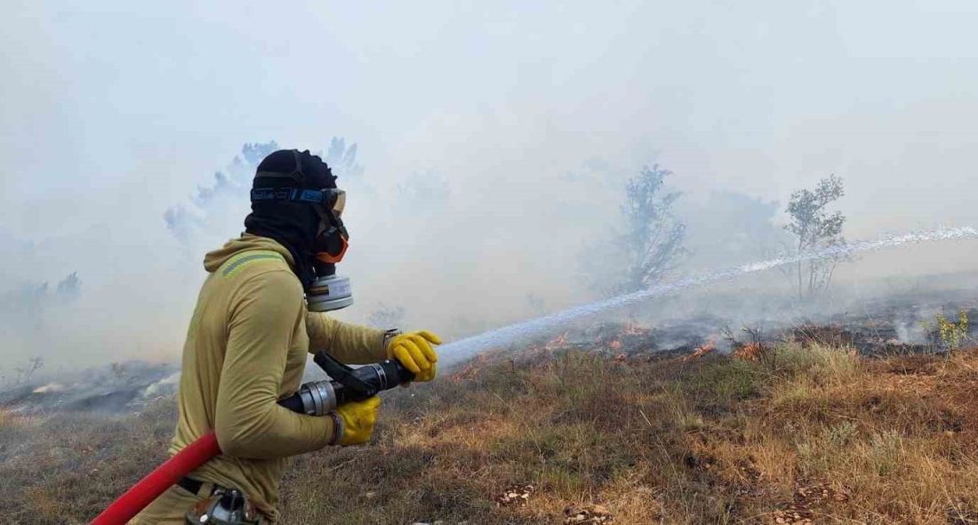 Bolu’nun Göynük ilçesinde bulunan ormanlık alanda çıkan yangın ekiplerin alevlere