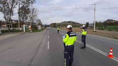 Bolu’da bir haftada yapılan trafik denetimlerinde kurallara uymayan 2 bin