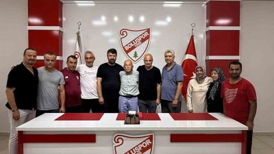 Boluspor Kulübü’nde 20 yıldır kulüp müdürlüğü görevini yürüten Yaşar Yağdı,