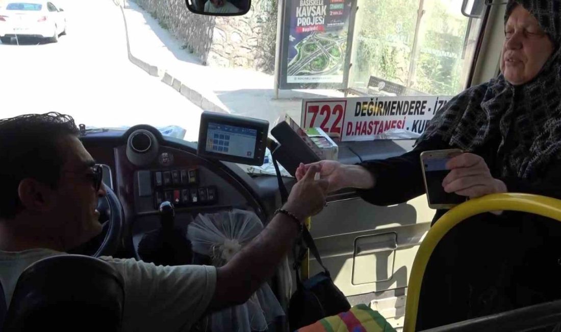 Kocaeli’nin Gölcük ilçesinde özel halk otobüsü şoförü, yevmiyesinden yolculara ücretsiz