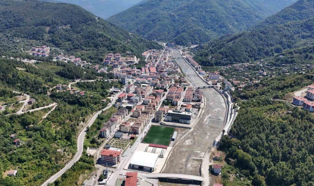Büyük sel felaketinin 4’üncü yıl dönümü: Bir ilçe yeniden inşa edildi Kastamonu’da yaşanan sel felaketinde 65 kişinin öldüğü, 7 kişinin kaybolduğu