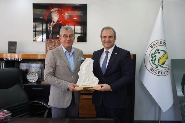 CHP Heyeti ile Bayırköy’de ortak gündem Cumhuriyet Halk Partisi (CHP) Grup Başkanvekili Gökhan Günaydın, CHP Bilecik