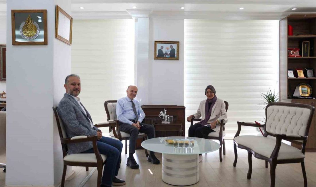 Cumhurbaşkanı Başdanışmanı Oruç’tan, Başkan Özlü’ye ziyaret Düzce(İHA) – Cumhurbaşkanı Başdanışmanı Saadet Oruç ve Düzce İl Sağlık