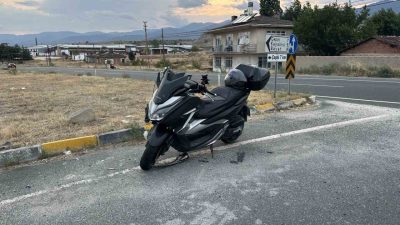 Kastamonu’nun Tosya ilçesi D100 karayolunda otomobil ile motosikletin çarpışması neticesinde