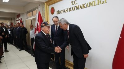 Dilovası’nda düzenlenen programla 30 Ağustos Zafer Bayramı yoğun katılımla kutlandı.