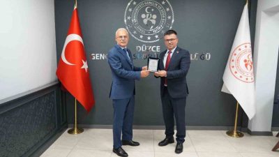 Düzce Gençlik ve Spor İl Müdürlüğü’nde devir teslim töreni düzenlendi.