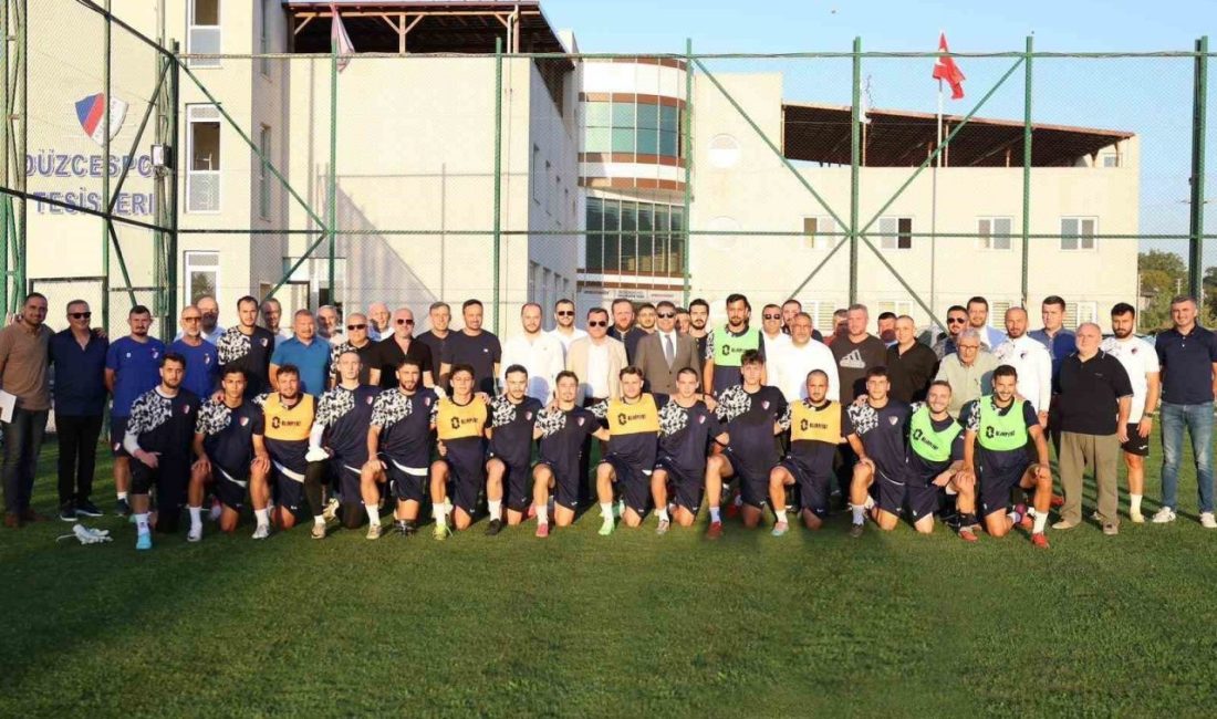 2026 futbol sezonun ilk maçı öncesinde Düzcesporlu futbolcular ve yönetimi