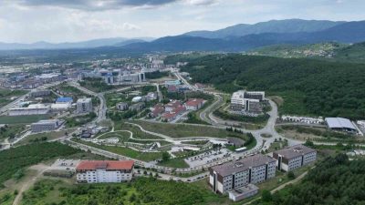 Uluslararasılaşma vizyonu doğrultusunda ciddi adımlar atan ve bir dünya üniversitesine