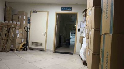 Sakarya’nın Adapazarı ilçesinde bir şahıs, boşanma aşamasında olduğu eşini çalıştığı