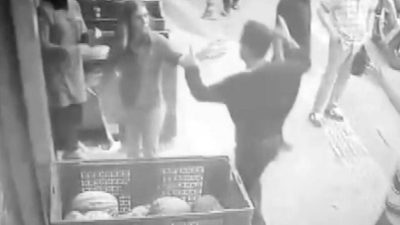 Yalova’da zincir bir markete çalışan eski kız arkadaşına işyerinde saldıran