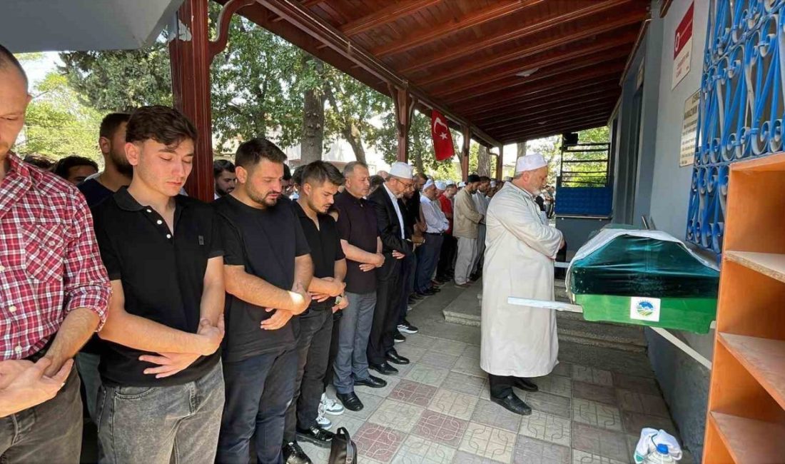 Feci kazada hayatını kaybetmişti: İlahiyat fakültesi öğrencisi son yolculuğuna uğurlandı ı Kerim ve ilahi üzerine yapılan bir çalıştay için Bursa’ya