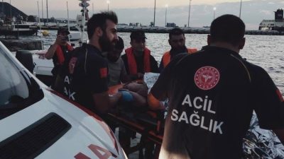 Yalova’dan hareket eden Topçular-Eskihisar Feribotu’ndan denize atlayan kadın yolcu, peşinden