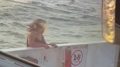 Yalova’dan hareket eden Topçular-Eskihisar seferi yapan feribottan denize atlayarak intihar