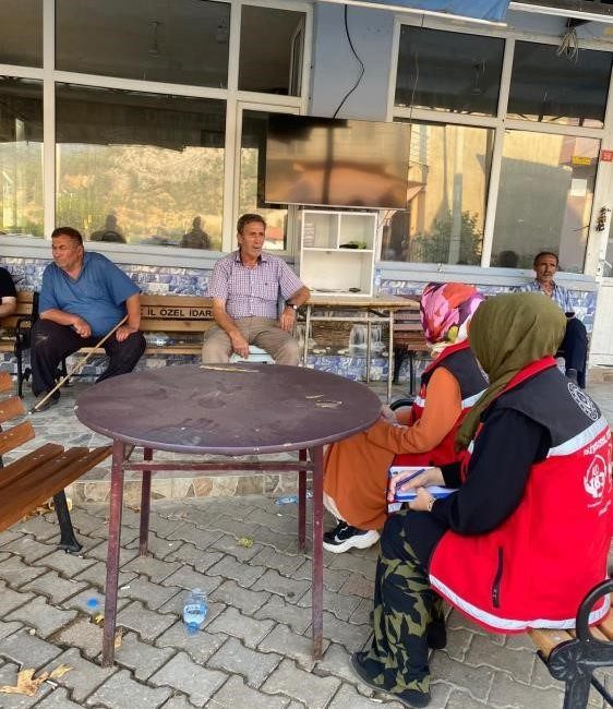 Geçitli Köyü’nde psikososyal destek ekibi sahada Bilecik’in Gölpazarı ilçesinde, Deresakarı ve Selbükü köyleri arasındaki ormanlık alanda