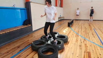 Gölcük Belediyesi tarafından polis olmak isteyen gençler için düzenlenen ücretsiz