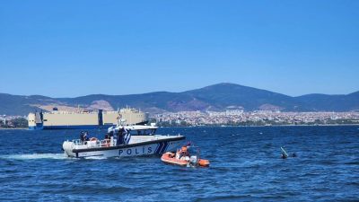 Gölcük’te, 17 Ağustos 1999 depreminin yıldönümünde kamu kurumları ve arama