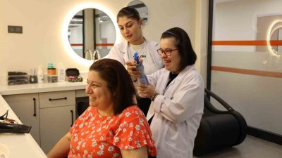 Kocaeli’de hizmet veren Gonca Engelsiz Yaşam Merkezi’nde özel gereksinimli bireyler,