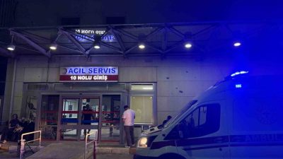 Sakarya’nın Adapazarı ilçesinde boşanma aşamasında olduğu eşini çalıştığı hastanede silahla