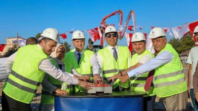 Düzce’de pazaryerinde yer bulamayan tuhafiyeciler için yeni pazaryerinin yanında kapalı