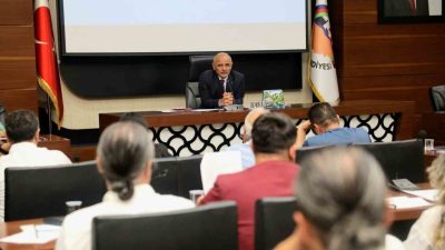 Körfez Belediyesi’nin ağustos ayı meclis toplantısında Hereke’de halı saha ve