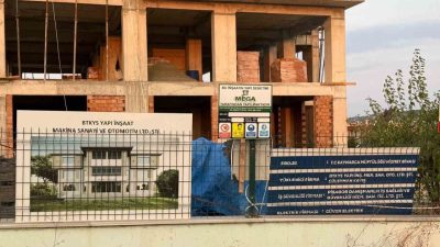 Sakarya’nın Kaynarca ilçesinde inşaat halindeki binanın 3. katından düşerek ağır