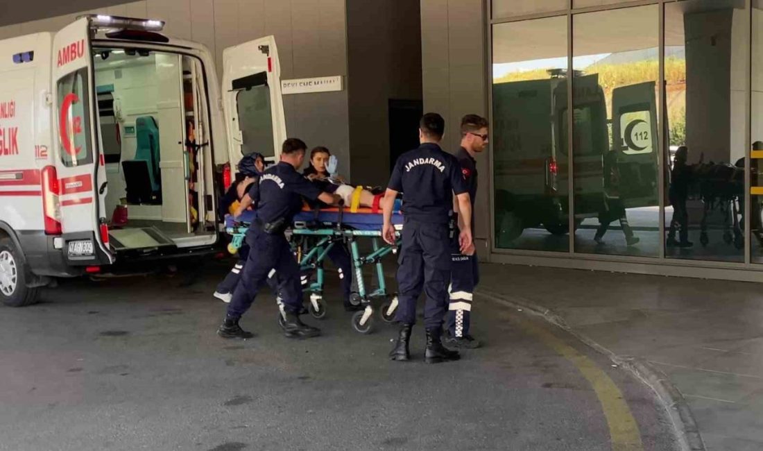 Jandarma personeli meslektaşı tarafından kazara bacağından vuruldu Kocaeli İl Göç İdaresi Müdürlüğü’nde görevli bir jandarma, meslektaşının tabancasından
