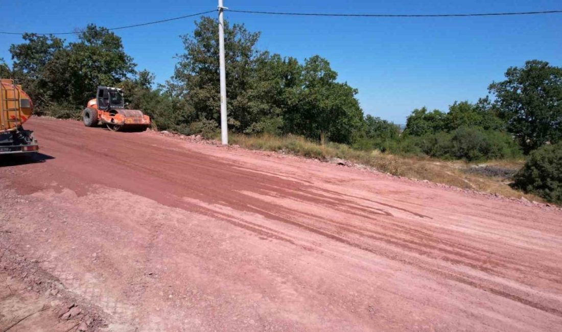 Kocaeli Büyükşehir Belediyesi, Kandıra ilçesindeki Akçaova grup yolunun 7,5 kilometrelik