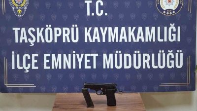 Kastamonu’nun Taşköprü ilçesinde polis ekipleri tarafından yapılan kontrollerde, 3 adet