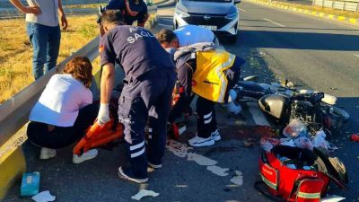 Kastamonu’da sürücüsünün kontrolünden çıkan motosiklet, bariyerlere çarptı. Kazada ağır yaralanan