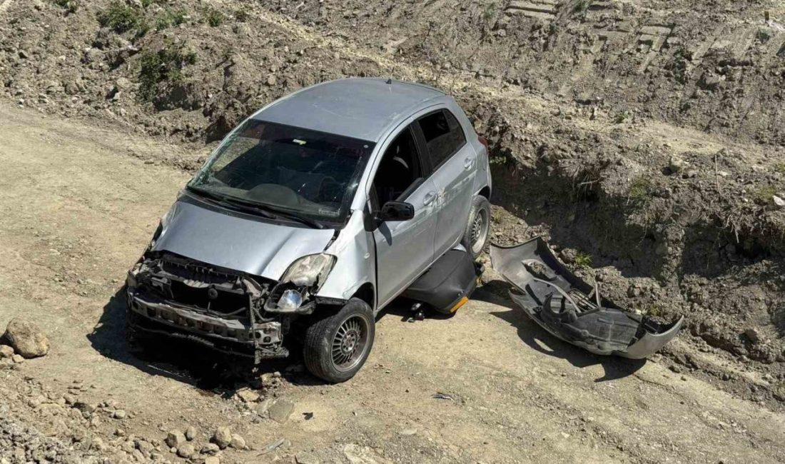 Kastamonu’da otomobil, şarampole düştü: 1 yaralı Kastamonu’nun Hanönü ilçesinde yoldan çıkan otomobilin şarampole yuvarlanması neticesinde meydana