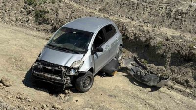 Kastamonu’nun Hanönü ilçesinde yoldan çıkan otomobilin şarampole yuvarlanması neticesinde meydana