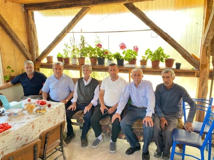 Kaymakam Öztürk’ten Muhtar Sedef’e geçmiş olsun ziyareti Bozüyük Kaymakamı Adem Öztürk, geçirdiğini ciddi rahatsız nedeniyle bir süre