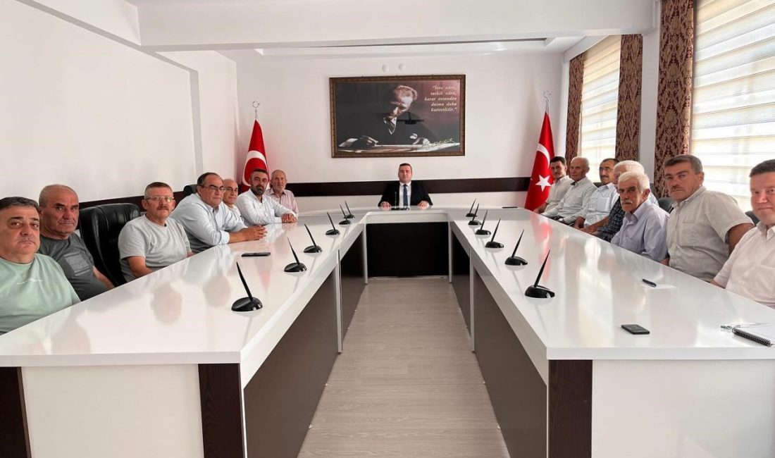 Kaymakam Ünal, muhtarlarla bir araya geldi Bilecik’in İnhisar ilçesinde Kaymakam Mücahit Ünal, mahalle ve köy muhtarlarıyla