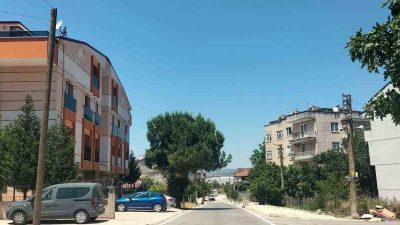 Kartepe ilçesi Ataevler Mahallesi’nde bulunan Kemalpaşa Caddesi’ni hem görsel hem