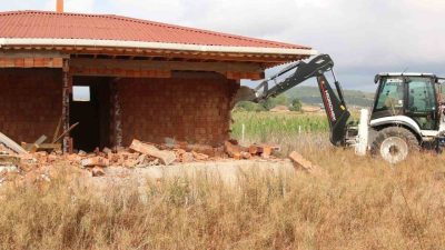 Körfez Belediyesi, ilçe genelinde ve kırsal alanda kaçak yapıya izin