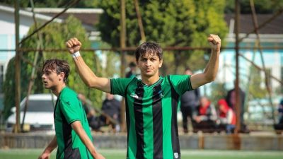 Trendyol Süper Lig ekiplerinden Kocaelispor alt yapıdan yetiştirdiği stoper Mikdat
