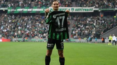 Trendyol Süper Lig’de Kocaelispor forması giyen Oğulcan Çağlayan, 1. Lig