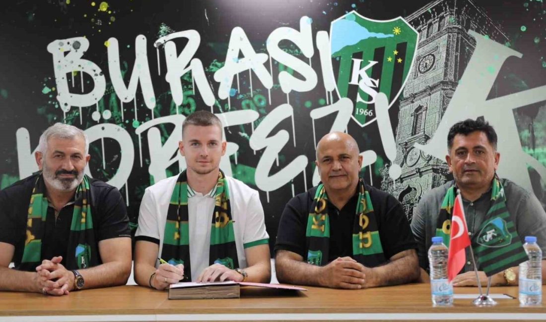 Kocaelispor savunmasına Dinamo Kievli stoper Kocaelispor, Rus ekiplerinden Dinamo Kiev’in stoperi Oleksandr Syrota’yı kiraladığını açıkladı.