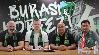 Kocaelispor, Rus ekiplerinden Dinamo Kiev’in stoperi Oleksandr Syrota’yı kiraladığını açıkladı.