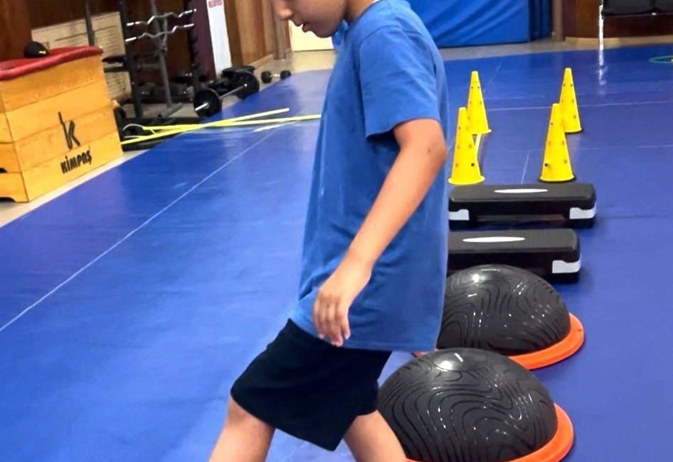 Körfez Belediyesi Spor Okulları bünyesinde özel gereksinimli çocuklara sağlıklı gelişim
