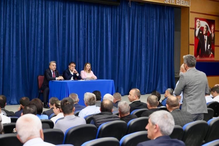 Köy ve mahallelerin öncelikleri masaya yatırıldı Bilecik Valisi Faik Oktay Sözer, Pazaryeri ilçesinde görev yapan köy
