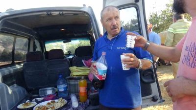 Bolu’nun Mudurnu ilçesinde yaşayan Özçelik çifti, bölgedeki orman yangınıyla mücadele