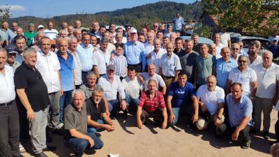 Sakarya’nın Karasu ilçesinde fındık bahçelerinde incelemelerde bulunan Türkiye Ziraat Odaları