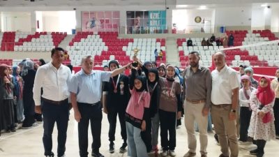 Bilecik Bozüyük ilçesindeki Yeşilkent Kumral Andak Kız Kur’an kursunda, hafızlık