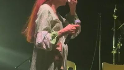 Yalova’da verdiği konserde Yalova Belediyesi’ne ait açık hava tiyatrosunda kullanmak