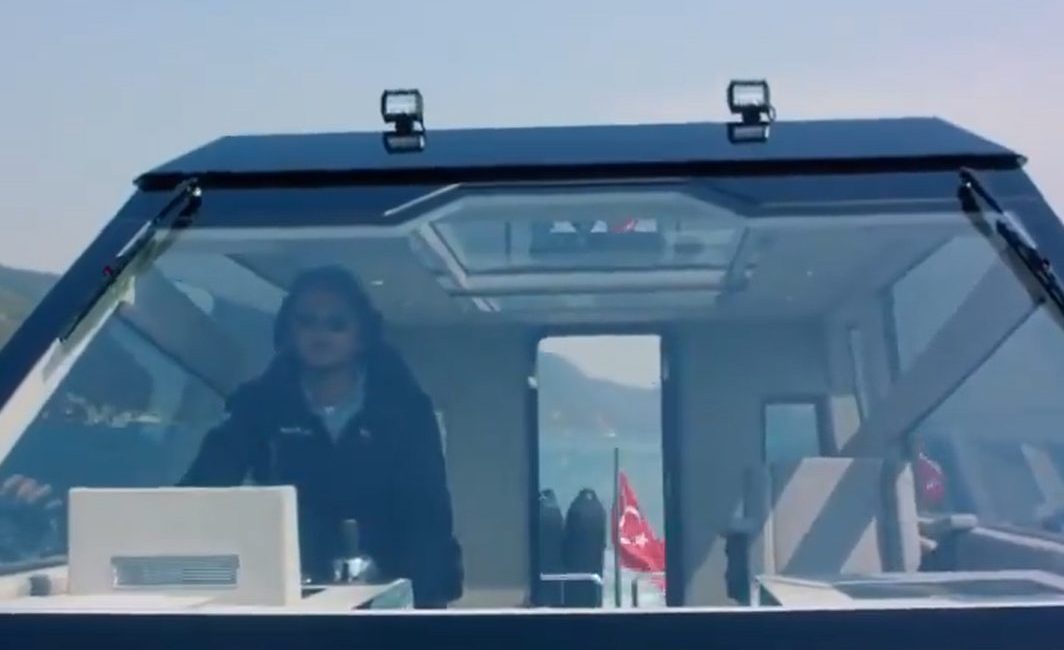 Marmara Denizi’nde kaybolan ünlü iş adamı Yukay’ın yeni görüntüleri çıktı Yunanistan’a gitmek için Yalova’da denize açılan ve Marmara Denizi’nde teknesi