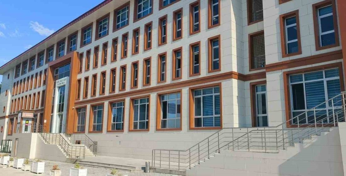 Balıkesir’in Marmara Adası açıklarında yatı parçalanmış halde bulunan kayıp iş