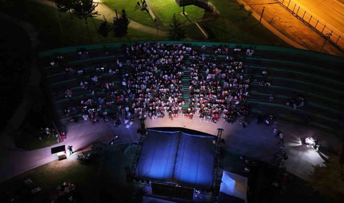 Millet Bahçesi’nin ev sahipliği yaptığı Kültür Sanat Festivali sona erdi Sakarya Büyükşehir Belediyesi tarafından düzenlenen ve Millet Bahçesi’nde ev sahipliği