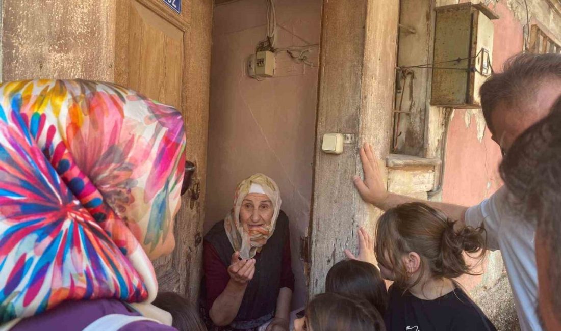 Bolu’da yaz Kur’an kursuna katılan minik öğrenciler, cami görevlileri ve