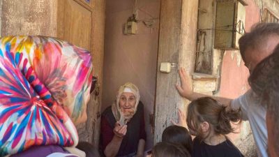 Bolu’da yaz Kur’an kursuna katılan minik öğrenciler, cami görevlileri ve